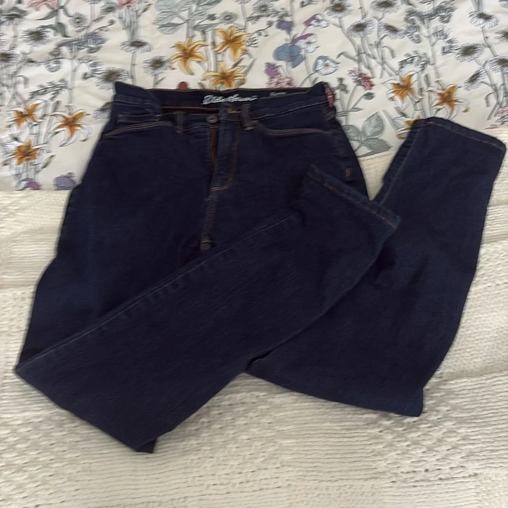 Eddie Bauer revival high rise straight fleece lined jeans size 6 - Picture 3 of 4